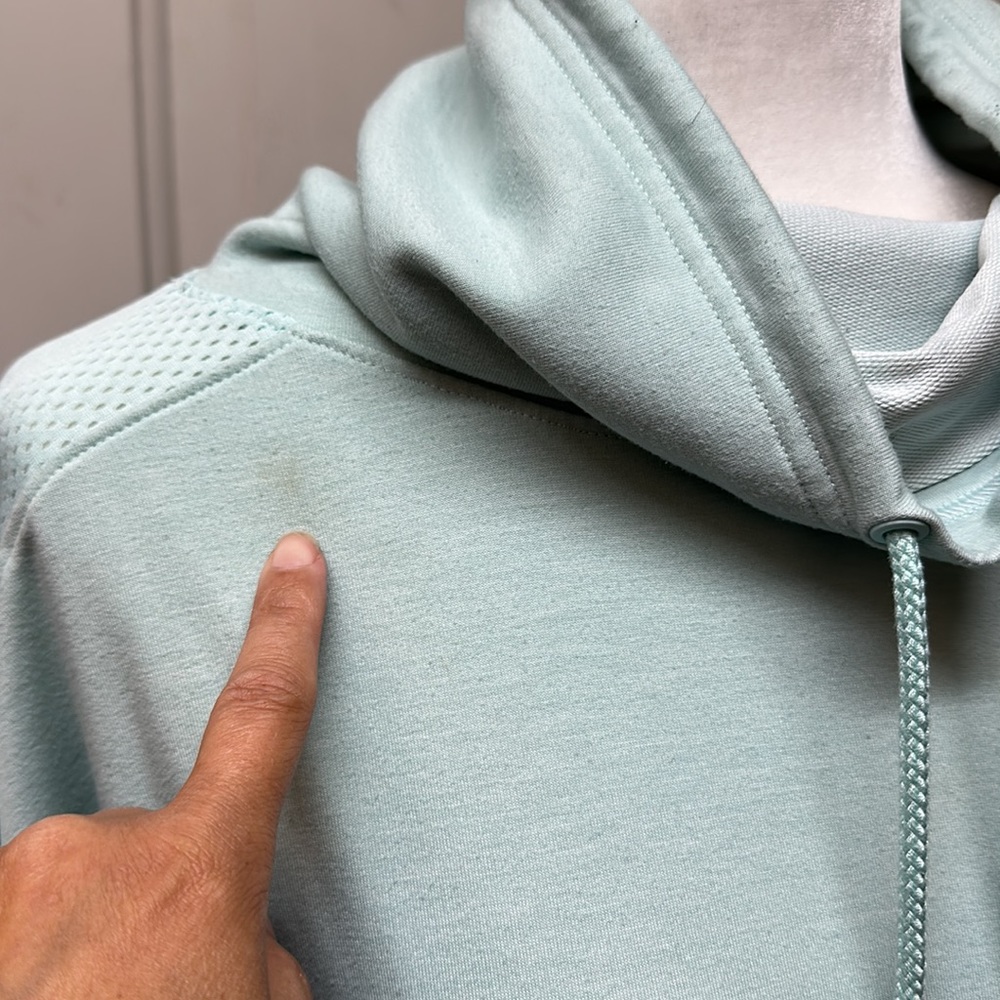 Under Armour sweatshirt. Size large - Picture 3 of 9
